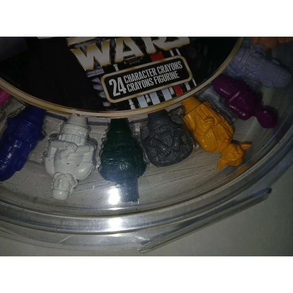 Disney Park France Exclusive Star Wars‎ 24 Character Crayon Set